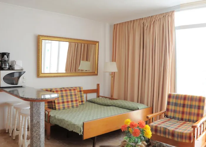 Roque Nublo بلايا ديل إنغلز